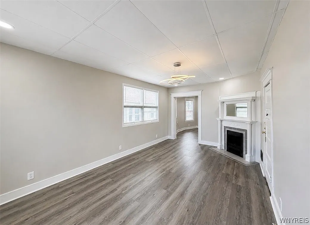 3 bed, 1.0 bath, 1300 sqft, $1,650 — Photo 4