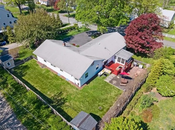 4 Hillcrest Ave, Mendham Boro, NJ 07945