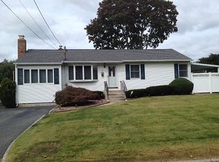 15 La Salle Ln, Kings Park, NY 11754