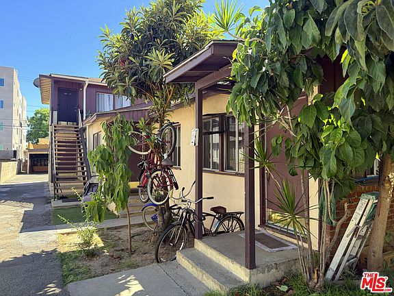 2nd image of 14830 Erwin St