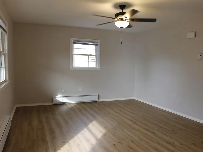 1 Lexington Ct — Photo 5