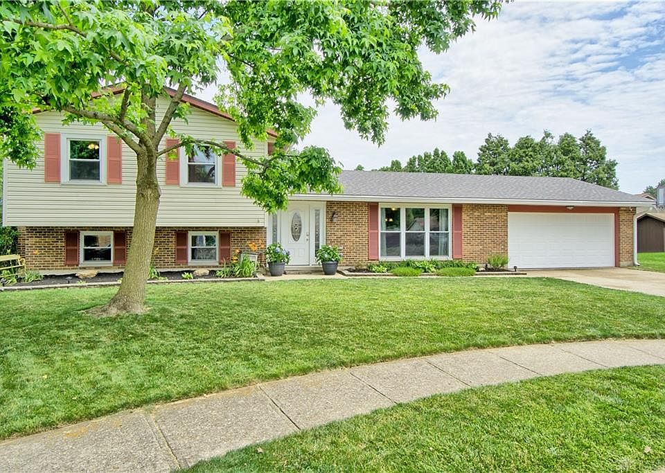 1st image of 30 Spruce Ct