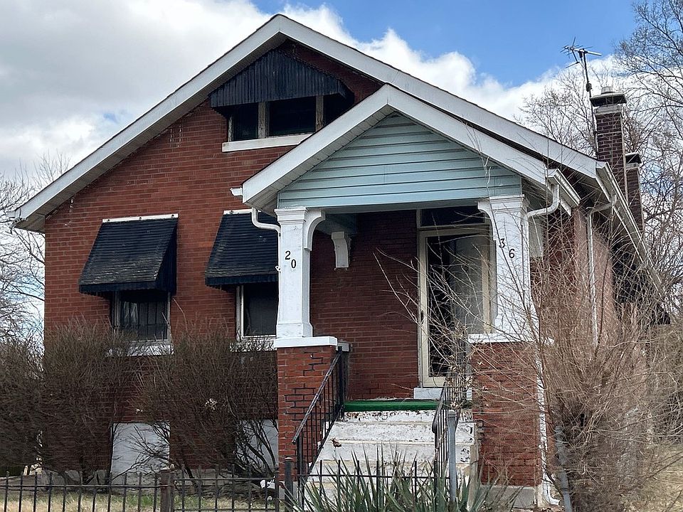 2nd image of 2036 Desoto Ave