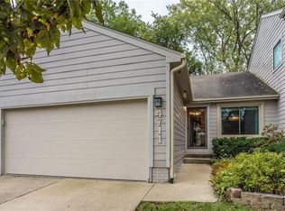 4711 71st St, Urbandale, IA 50322