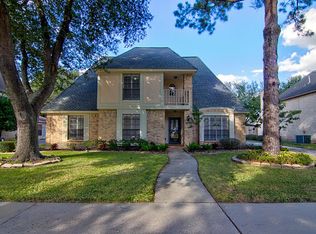 15730 Ridge Park Dr, Houston, TX 77095