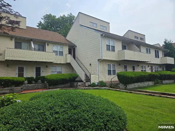 156 Liberty St APT 10, Little Ferry, NJ 07643