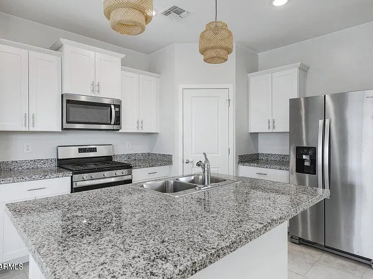 2570 E Corazon Trl — Photo 7