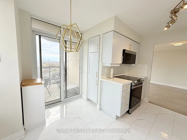 78 Harrison Garden Blvd #1007 — Photo 21