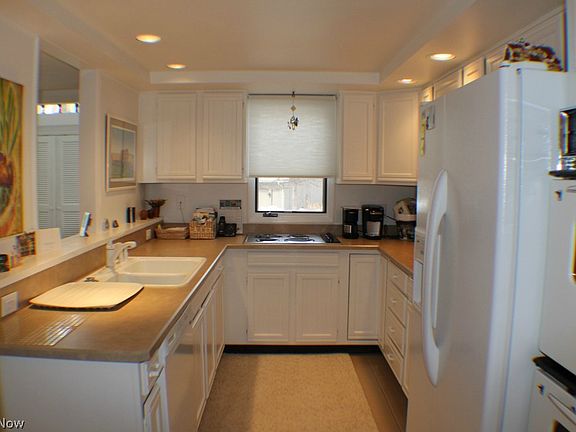 2nd image of 340-41 Windward Cir Unit 16L