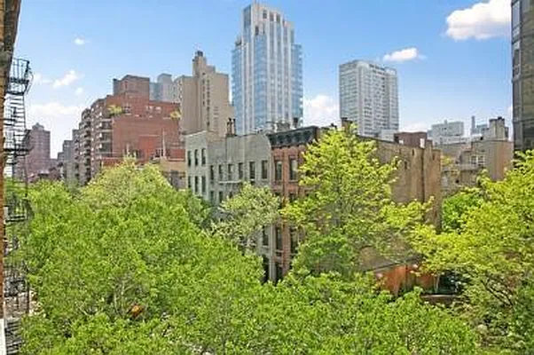 Sold by Corcoran | media 24