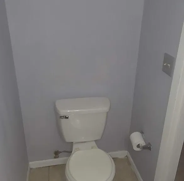 1/2 Bath Off Living Room Downstairs