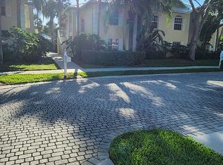 1240 Shady Rest Ln APT 104, Naples, FL 34103