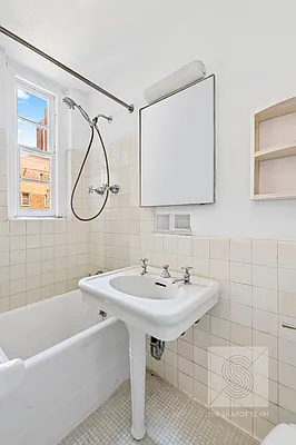 Sold by Keller Williams NYC | media 5