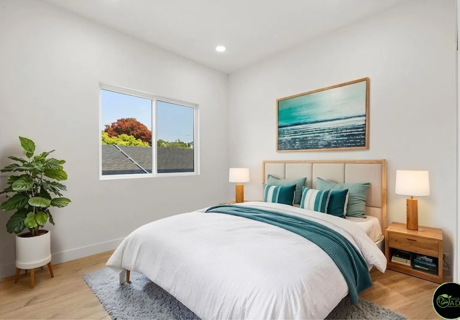 Gorgeous, Spacious Two Bedroom Apartment! — Photo 3