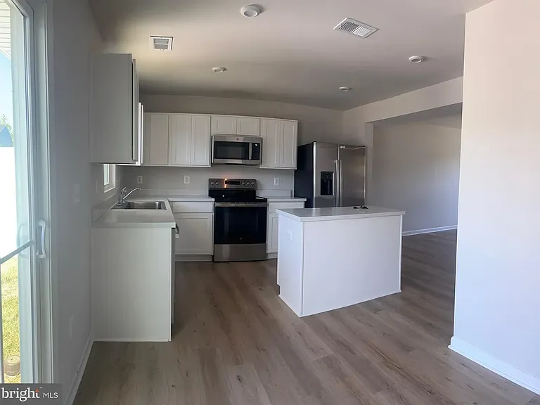 7265 Statesman Blvd — Photo 3