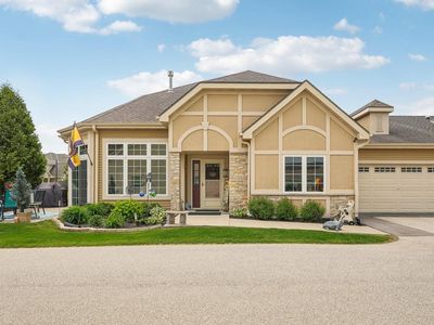 21718 Outcropping COURT #B, Lannon, WI, 53046