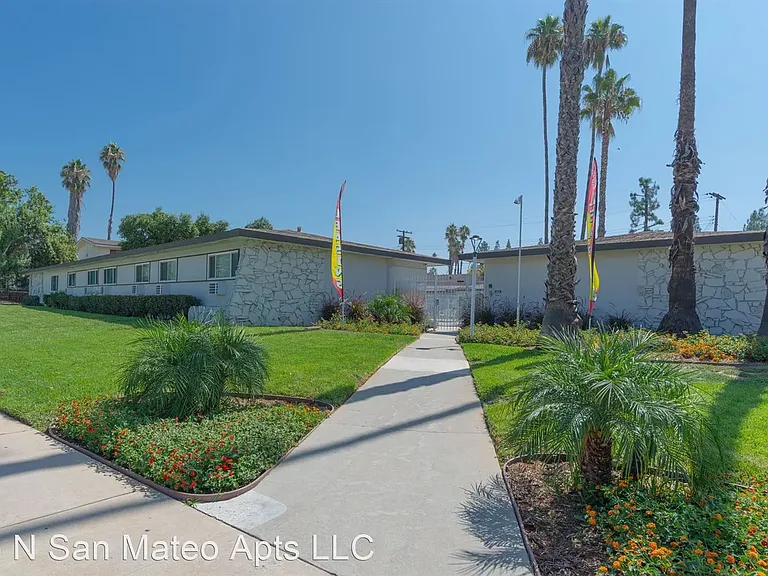 16 N San Mateo St — Photo 2