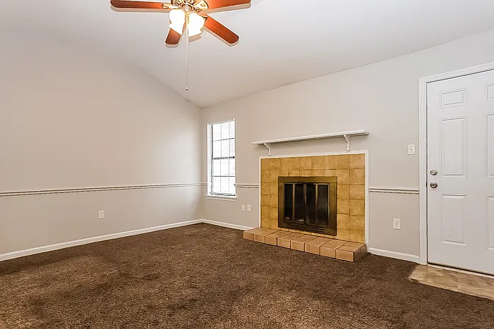 3 bed, 2.0 bath, 1158 sqft, $1,425 — Photo 4