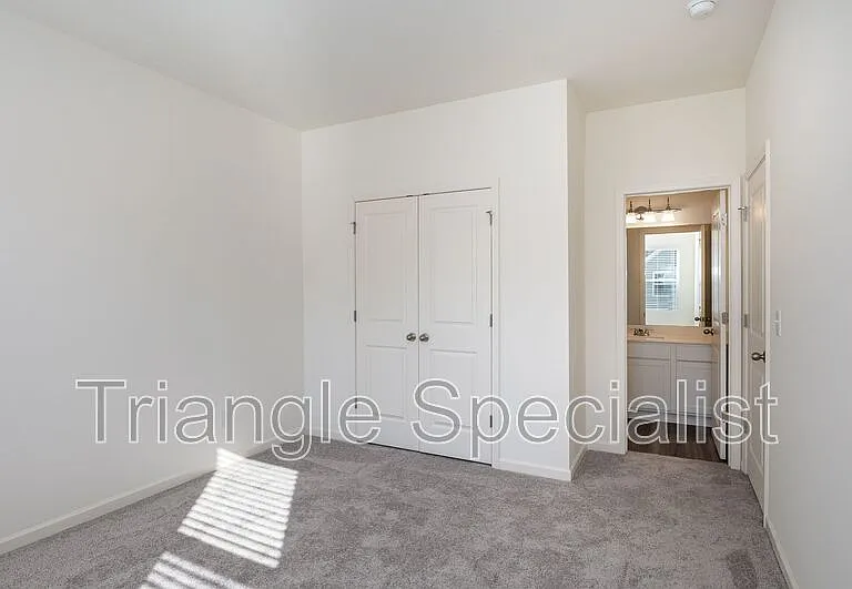 1876 Knights Crest Way — Photo 14