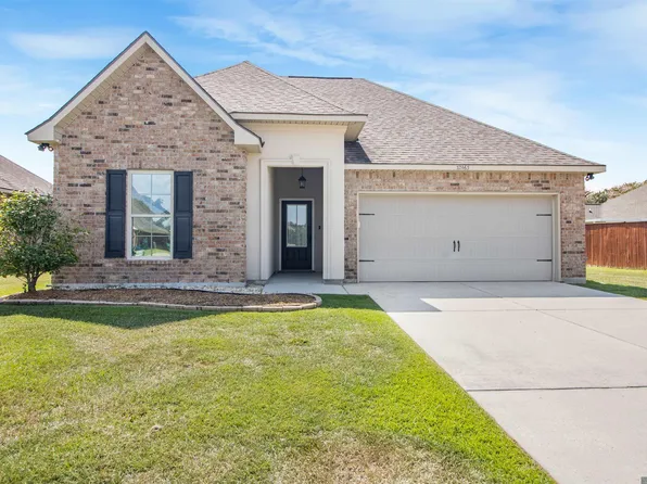 32463 Curtis Cove Ln, Denham Springs, LA 70706