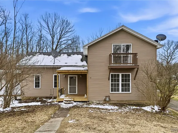 43 Miller St, Gowanda, NY 14070