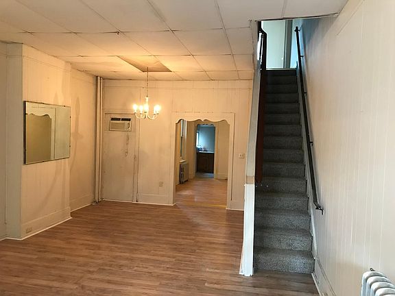 2nd image of 403 W Cumberland St