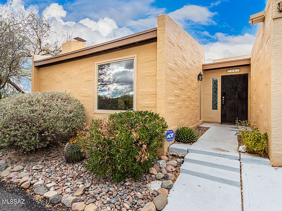 2nd image of 2041 N Camino Alicante
