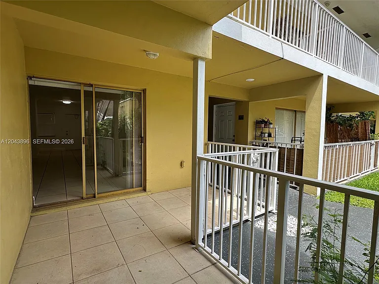 2536 Van Buren St #5A — Photo 36