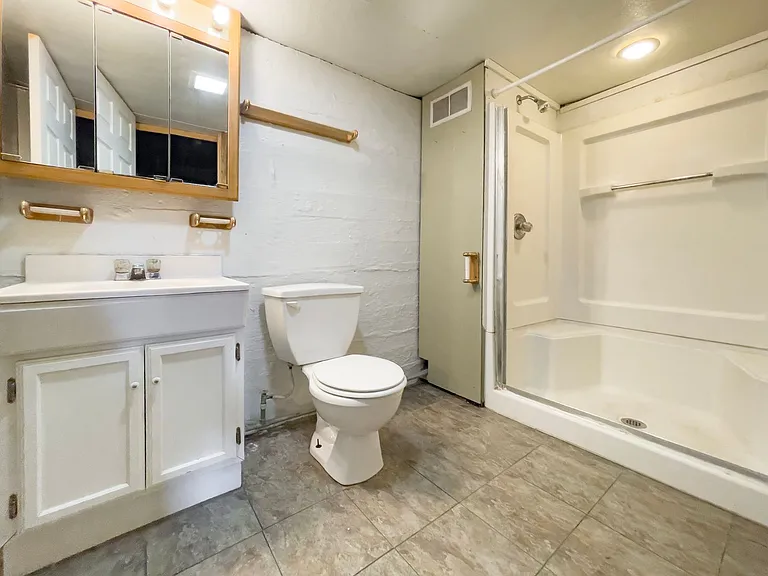 225 S College Ave — Photo 23