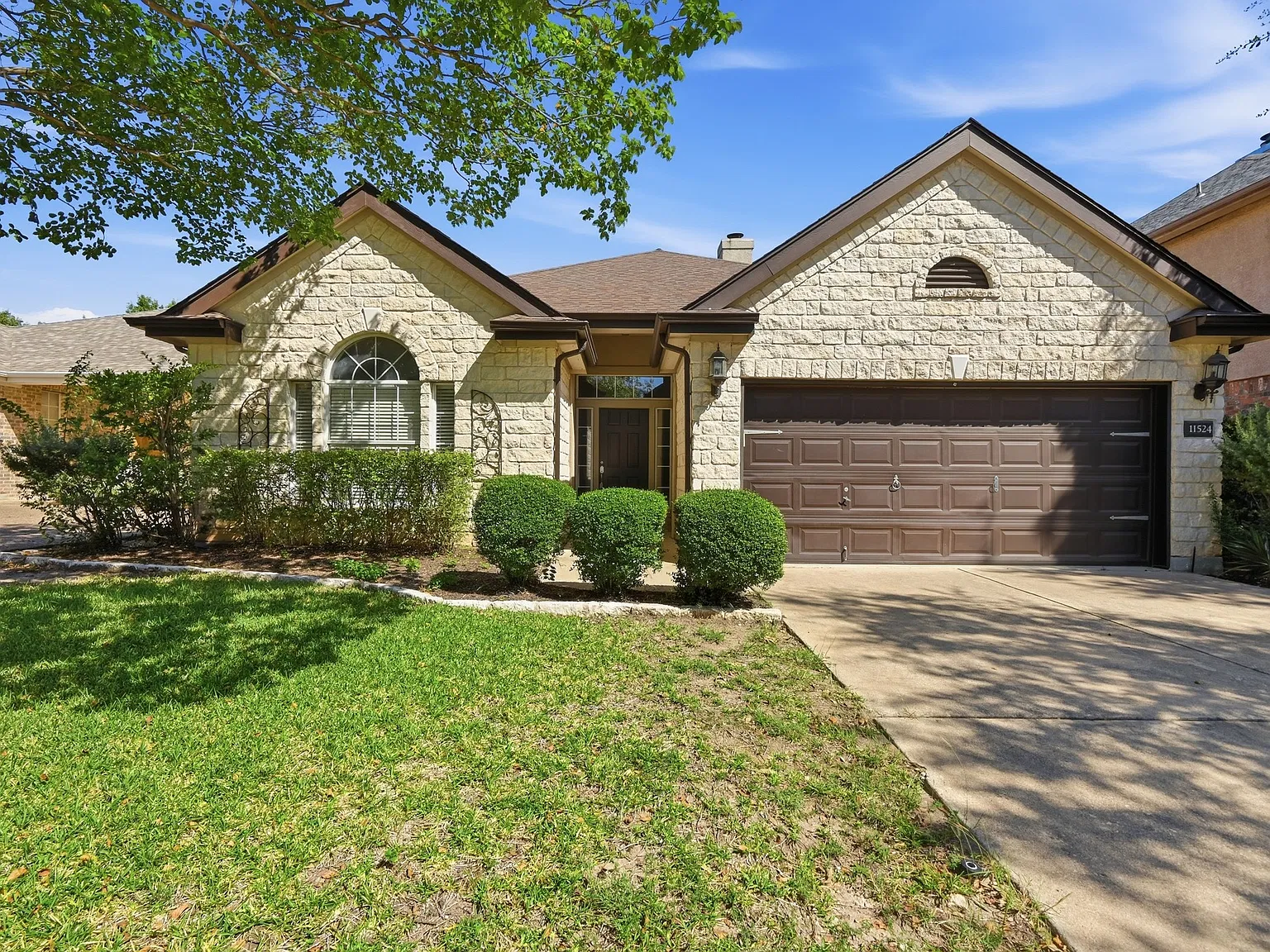 3 bed, 1818 sqft, $3,095 — Photo 1