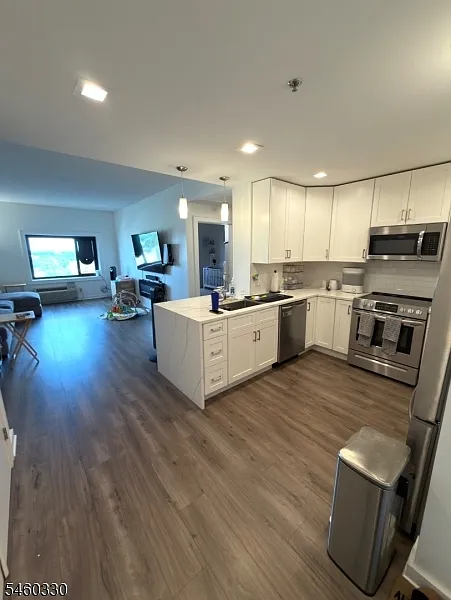 2 bed, 2.0 bath, $2,800 — Photo 3