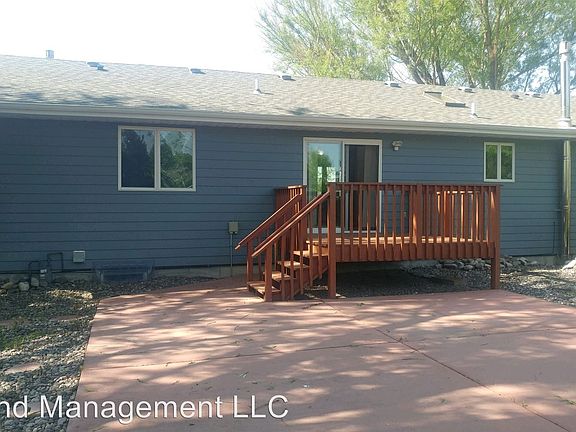 3rd image of 3427 Lynn Ave