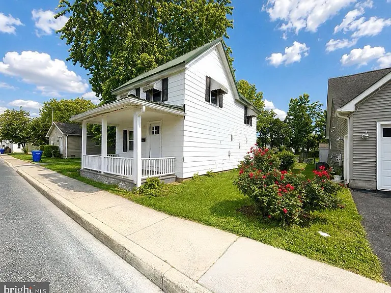 119 Mechanic St — Photo 2