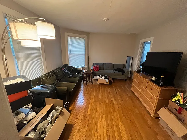 414 E Marshall St — Photo 56