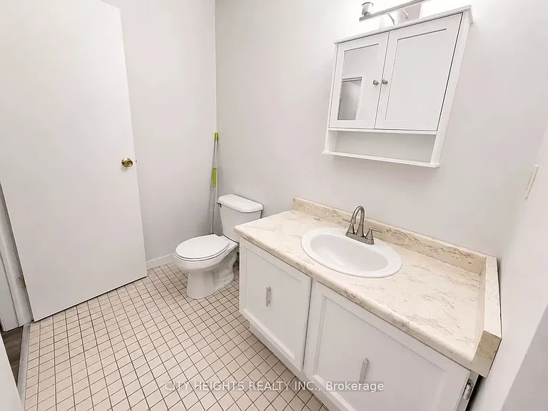 1102 Langlois Ave — Photo 2