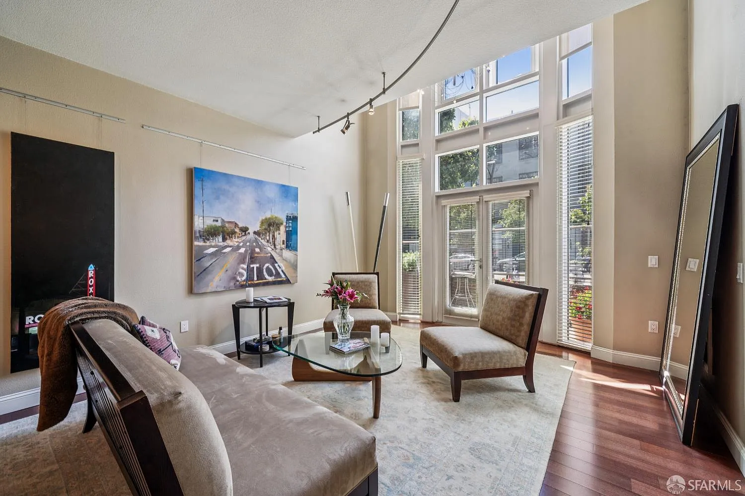 2 bed, 2.0 bath, 1325 sqft, $7,499 — Photo 3
