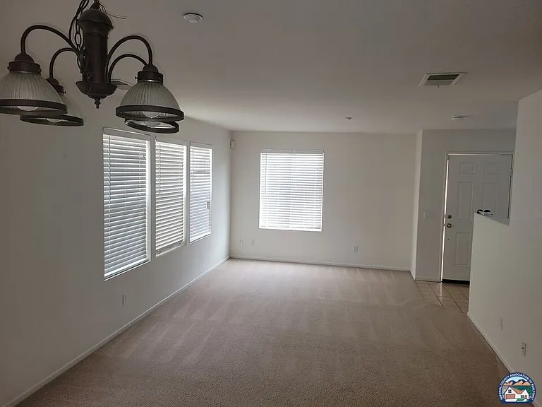 642 W Brewer Rd #91 — Photo 2