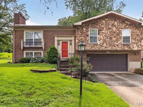 13236 Vanderwood Dr, Florissant, MO 63033