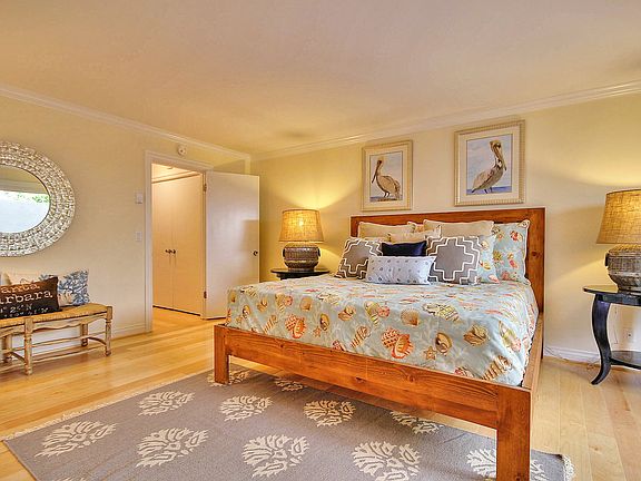 3rd image of 50 Barranca Ave APT 4