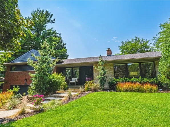 794 Falcon Blvd, Burlington, ON L7T 3B3