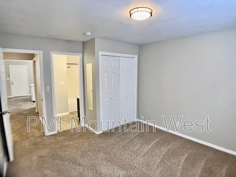 567 N 200 E #3 — Photo 26