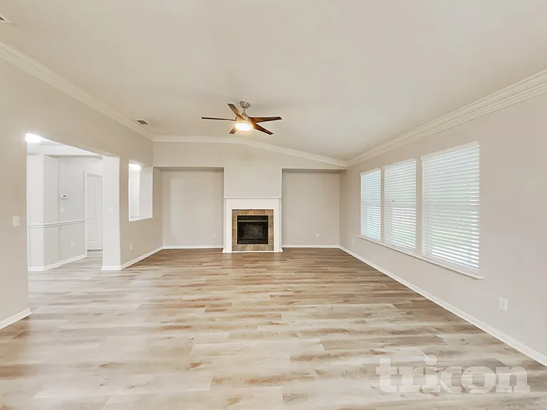 757 Martin Lakes Dr E — Photo 2
