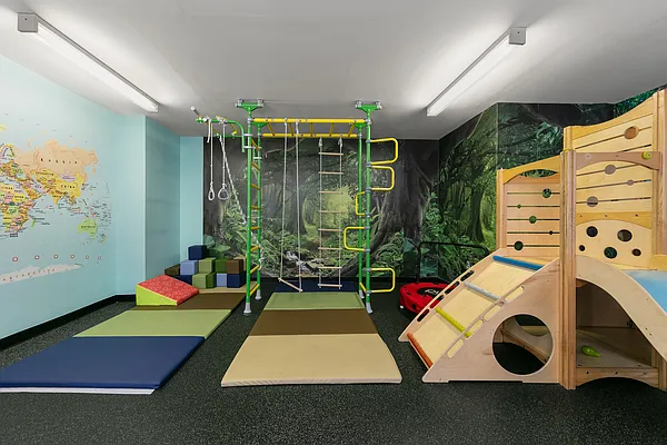 Rented by SERHANT. | media 16