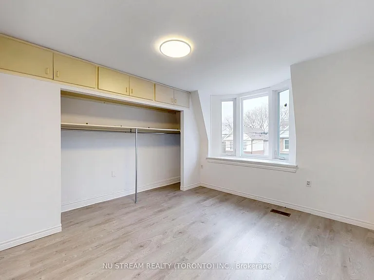 393 Jones Ave #UPPER — Photo 12