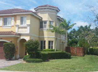 9001 SW 19th St, Hollywood, FL 33025