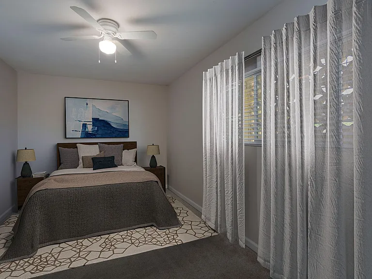 Grossmont Apartments — Photo 22