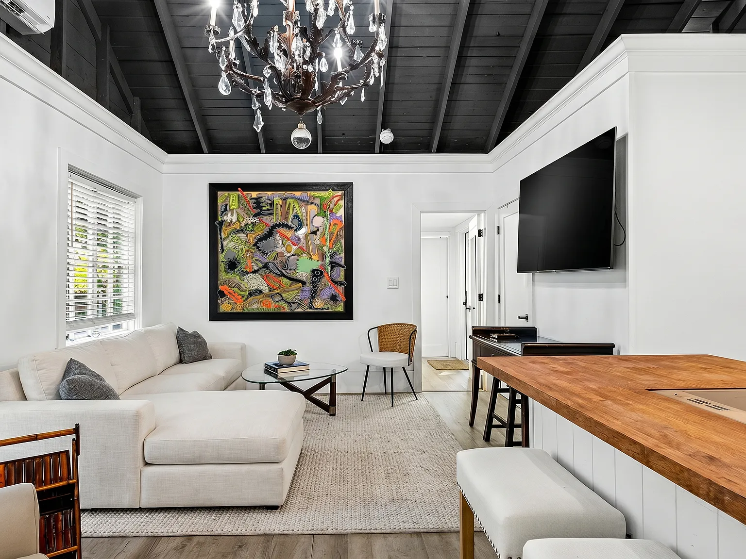 2 bed, 600 sqft, $5,000 — Photo 2