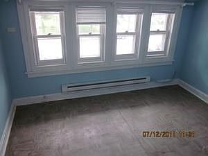 4th image of 637 N 5th Ave