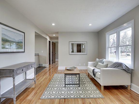 4th image of 360 108th Ave NE
