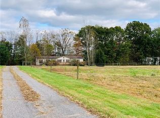 378 Fayette Neshannock Falls Rd, Volant, PA 16156